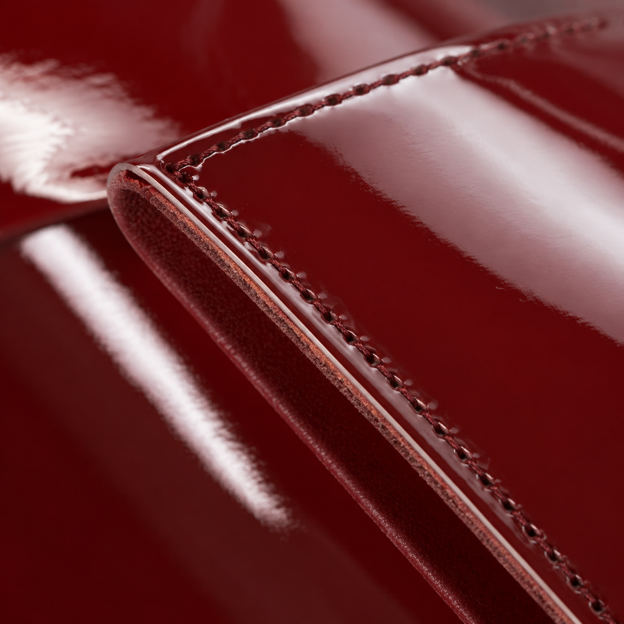 Patent Lacca, gloss e cucitura